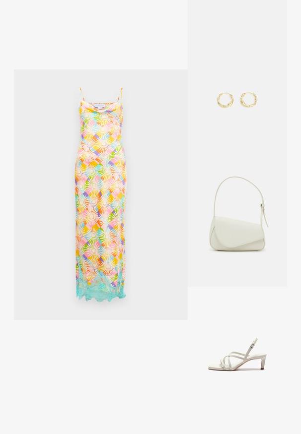 Vestido largo sin mangas con un patrón geométrico floral multicolor y un borde de encaje azul claro a lo largo del dobladillo sobre un fondo blanco.; Zign by Zalando Tacones - off white; Bolso de mano de imitación cuero blanco con una forma triangular estructurada, correa ajustable única y cierre con solapa acentuada en curva.; Pendientes de aro de oro con una superficie texturizada e irregular. Presentan un diseño ligero y una forma circular, aptos para el uso diario.