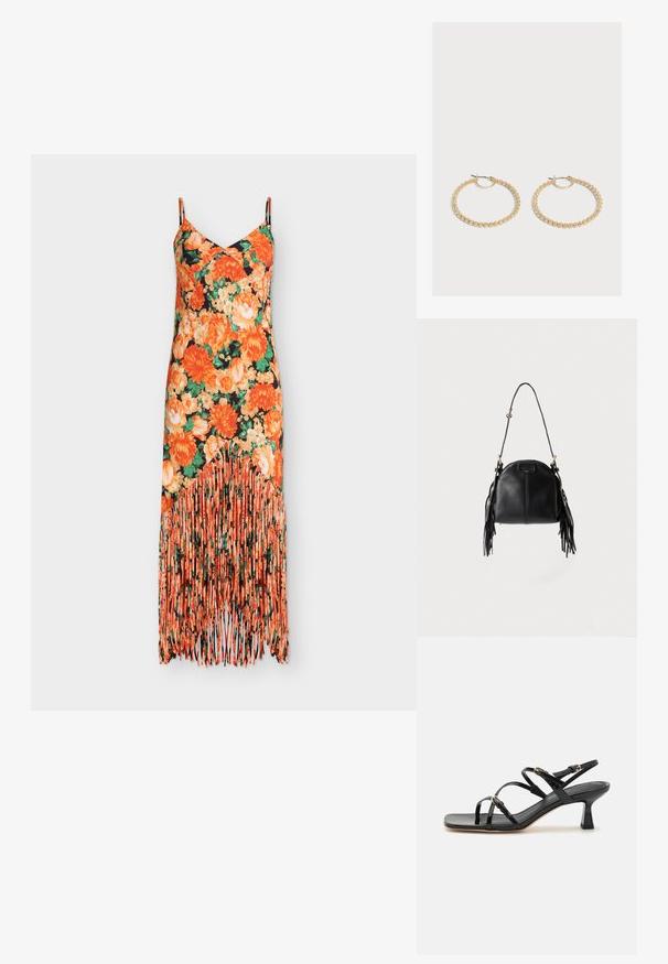 Robe sans manches à col en V avec motif floral orange et crème, feuilles vertes et détail de longue frange orange à l'ourlet.; Sandales à strapes en cuir verni noir avec un bout carré et un petit talon carré. Présente des accessoires en métal doré et des brides de cheville réglables.; Sac à main en cuir noir avec une forme courbée, une longue bandoulière réglable et des franges de chaque côté sur un fond clair.; Paire de boucles d'oreilles créoles en or de taille moyenne avec un design texturé et perlé sur un fond clair uni.