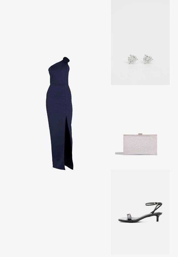 Mørkeblå, one-shoulder kjole med en rose detalje, tætsiddende silhuet, lang længde og en høj slids langs venstre side.; Sort læder sandal med åben tå, lav lillehæl, tynd ankelrem med guldlås og dekorativt gyldent accent på frontremmen.; Sølvglitrende clutch med en slank rektangulær form, metalldeksel og en glat overflade. Minimalistisk design.; Runde stud øreringe med klare ædelstene, sat i metal med sølvtoner. Hver ørering har fire klør, der holder stenene sikkert.