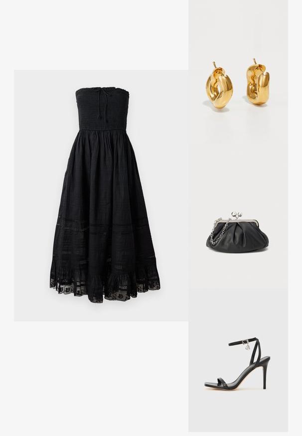 Zwarte strapless jurk met een gesmokte bodice, vloeiende, gelaagde rok en kantaccenten aan de zoom. Gemaakt van lichtgewicht stof met een gestructureerde afwerking.; Zwarte sandaal met hoge hak, smalle enkelband, vierkante neus, soepel leermateriaal en metalen gespsluiting.; Zwarte leren clutch met geplooide textuur, zilverkleurig metalen frame, drukknopsluiting en kettingriem. Glad, zacht oppervlak.; Dik gouden creolen met een licht gedraaide, buisvormige ontwerp en een schroefsluiting op een witte achtergrond.