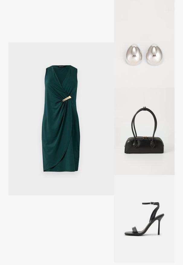 Vestido verde sin mangas con diseño cruzado y tela drapeada. Presenta un detalle dorado en la cintura. Textura suave.; Sandalia negra de tacón alto con una correa delgada en el tobillo y dos bandas en la parte frontal. Hecha de cuero suave con una punta afilada y tacón de aguja.; Bolso de mano de cuero negro con dos asas alargadas, cierre de cremallera y forma redondeada; textura suave con un acabado ligeramente brillante.; Pendientes de oreja metálicos plateados con un diseño suave y redondeado que recuerda a la forma de una gota, con una superficie reflectante y un acabado sin costuras.
