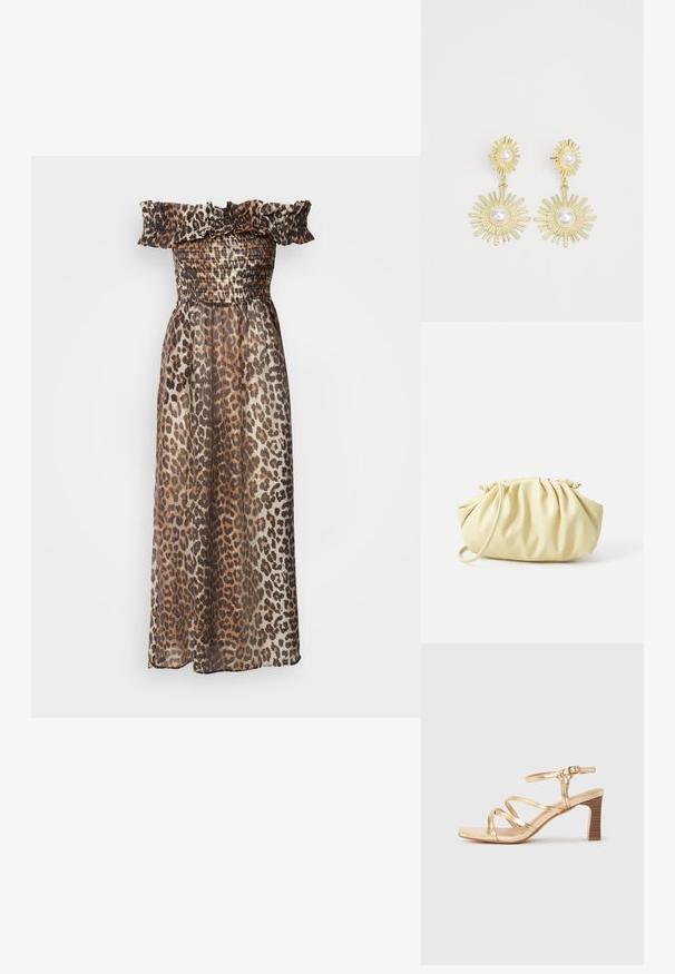 Maxi-jurk met luipaardprint met een off-shoulder ruffled halslijn, gesmokte taille en lichtgewicht, doorzichtige stof. Aardetinten domineren het patroon.; Gouden sandalen met bandjes, een blokhak van gemiddelde hoogte en een enkelriempje met gesp, afgebeeld op een effen lichtgrijze achtergrond.; Geel geplooide handtas van soepel nepleer, met een zachte vorm, een enkele schouderriem en een verzameld ontwerp aan de bovenkant.; Gouden oorbellen met een zonnestraalontwerp en getextureerde stralen, elk gecentreerd met een witte parel. Hangstijl met een studbasis.