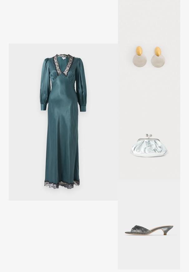 Teal satin maxi-jurk met een diepe V-hals, lange pofmouwen en zwarte kant langs de halslijn en zoom. Zachte textuur.; Metalen zilverkleurige open teen mule met lage kittenhak en meerdere dunne riempjes die een geweven ontwerp over de voet vormen.; Kleine zilverkleurige metalen clutch met een afgerond, geplooid ontwerp en een sluiting met twee zilveren bollen.; Gouden en zilveren metalen oorbellen met een ronde schijfbasis en een ovale bovenstuk, gladde textuur en gepolijste afwerking.
