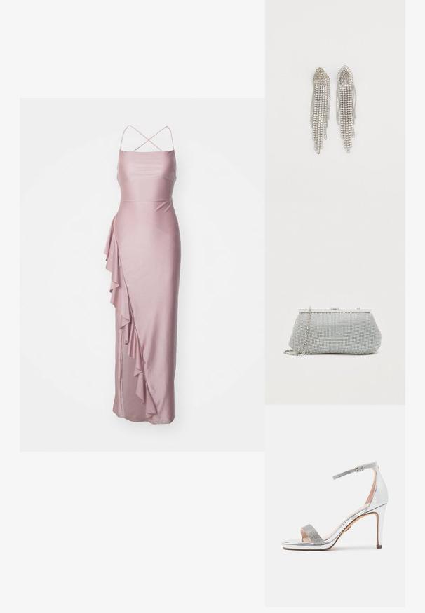 Lang, tætsiddende pink satin kjole med spaghetti stropper, en sidelæbe detalje og en glat tekstur. Klassisk design til formelt tøj.; Sølv højhælet sandal med shiny patentoverdel, tekstureret rhinestone-strop, justerbar ankelstrop og et firkantet åbent tå-design.; Sølv mesh clutch taske med en afrundet form, metalramme og aftagelig kæde. Har funklende detaljer med en glat overflade.; Sølvøreringe med et kaskade-design, der har flere rækker af glitrende rhinsten, spidse toppe og delikate kædeaccentueringer.
