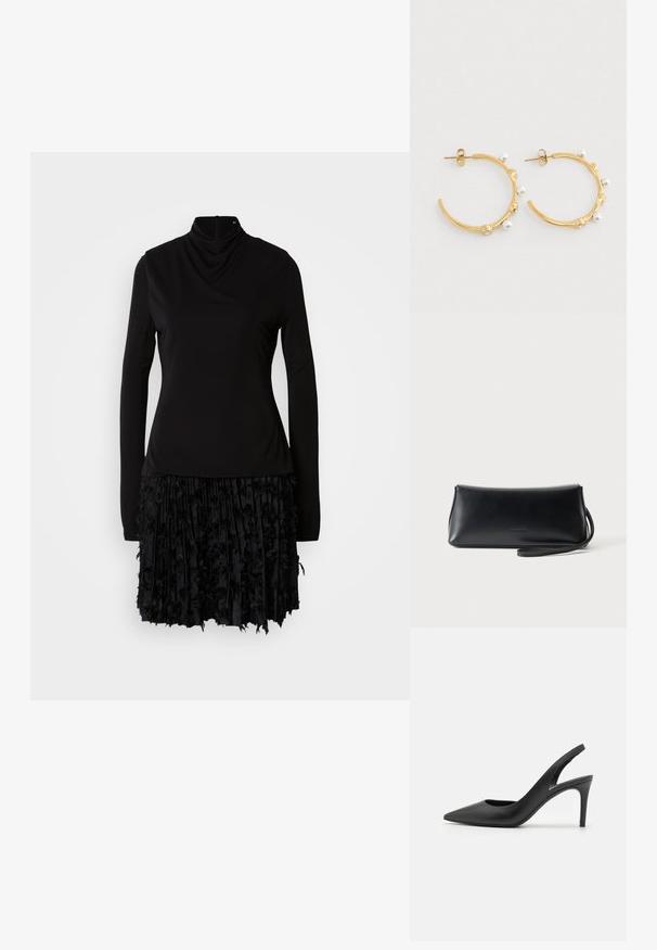 Zwarte jurk met een hoge hals, lange mouwen en een gestructureerde plooienrok met stoffen accenten. Glad bovenstuk met geplooide details.; Zwarte leren slingback hoge hakken met een puntige neus, met een uitsparing aan de voorkant en een dunne stilettohak.; Zwarte gladde leren clutch met smalle polsband, rechthoekige vorm en subtiel geperst logo in het midden aan de voorkant.; Gouden hoepeloorbellen versierd met kleine witte parels en heldere kristallen accenten op een witte achtergrond.