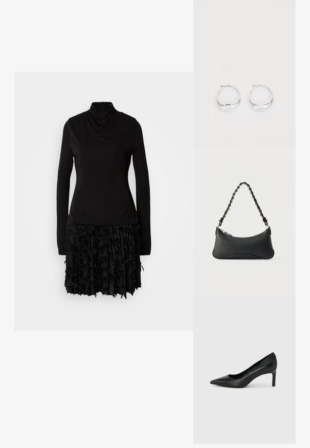 Vestido negro con cuello alto, mangas largas y una falda texturizada con pliegues y acentos de tela. Parte superior suave con detalles fruncidos.; Zapato de salón negro de piel con punta afilada y tacón delgado de altura media sobre un fondo liso de color gris claro.; Bolso de hombro de cuero negro con forma rectangular curvada, cadena dorada entrelazada en una correa negra trenzada y cierre superior con cremallera.; Pendientes de aro de plata con un acabado pulido y la marca DKNY, exhibidos sobre un fondo blanco liso.