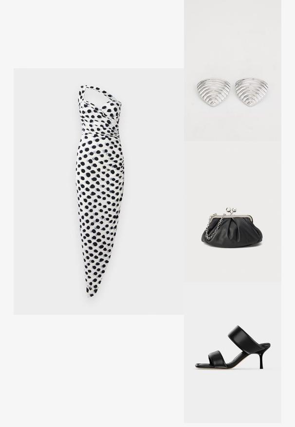 Hvid kjole med én skulder, prydet med sorte prikker og en kropsnær pasform med samlede detaljer langs siden.; Sort læder mule sandal med to brede remme og en slank mellemhøj stiletthæl på en ensartet lys baggrund.; Sort læder clutch med samlet tekstur, sølvfarvet metalramme, kys-lås lukning og kædestrop. Glat, blød overflade.; Sølvfarvede øreringe med et bølget, tekstureret design, formet som overlappende halvmåner; den polerede overflade fremhæver de reflekterende egenskaber.