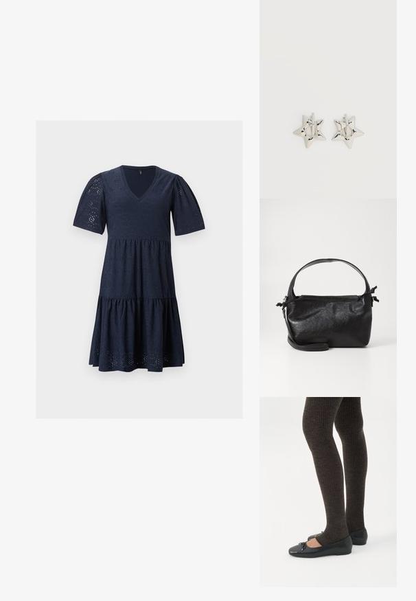 Robe bleu marine longueur genoux avec décolleté en V, manches courtes bouffantes et motif en dentelle ajourée sur toute la matière.; Jambes portant des leggings côtelés foncés associés à des ballerines noires avec de petits détails en nœud sur fond blanc.; Sac à main en cuir noir au design structuré, avec une poignée arrondie et une bandoulière amovible. Présente une texture lisse et un éclat subtil.; Boucles d’oreilles créoles en forme d’étoile argentée avec une finition lisse et polie sur un fond blanc uni.