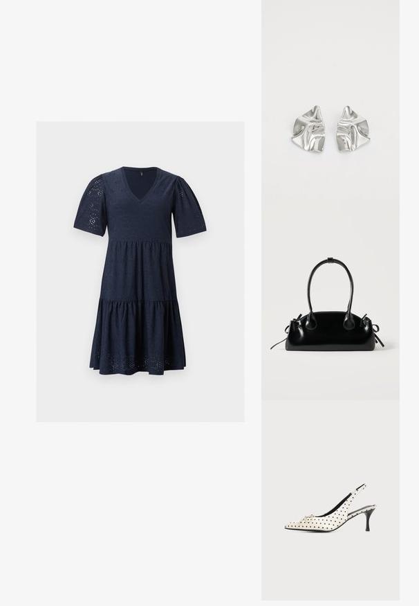 Robe bleu marine longueur genoux avec décolleté en V, manches courtes bouffantes et motif en dentelle ajourée sur toute la matière.; Chaussure à talon haut en cuir blanc à bride arrière avec des pois noirs et un petit nœud décoratif sur l’orteil pointu, sur fond uni.; Petit sac à main noir brillant avec deux longues anses et des détails à cordon sur les côtés sur un fond clair uni.; Boucles d'oreilles en métal argenté avec un design ondulé et sculptural, présentant une finition polie et des formes irrégulières, mettant en valeur une esthétique contemporaine.