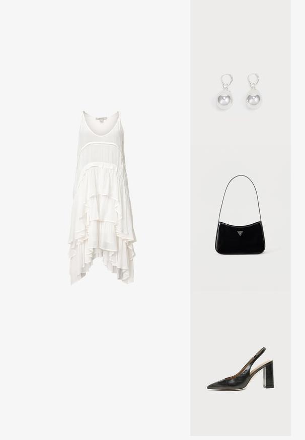 Witte mouwloze jurk met gelaagde ruches en een asymmetrische zoom, gemaakt van licht, vloeiend materiaal.; Zwarte leren slingback schoen met spits toelopend neusje, hoge blokhak en beige binnenvoering tegen een effen lichte achtergrond.; Zwarte schoudertas van lakleer met een smalle band, driehoekig Guess-logo aan de voorkant en een ritssluiting bovenaan.; Zilveren druppeloorbellen met gladde, ronde, reflecterende oppervlakken die hangen aan klapring-sluitingen. Achtergrond is puur wit.