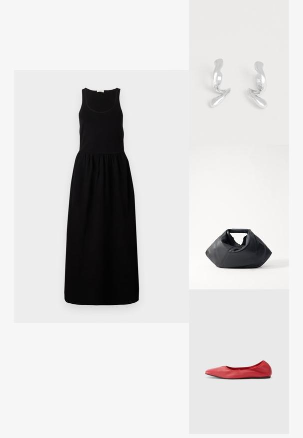 Vestido maxi negro sin mangas con un cuerpo ajustado, cinturilla fruncida y falda fluida. Hecho de una tela suave con una textura lisa.; Filippa K REY FLATS - Bailarinas - bright red; Bolso de cuero negro con un exterior texturizado, forma arrugada única y un asa corta. Presenta un único compartimento principal.; Par de pendientes metálicos plateados brillantes con forma abstracta sobre un fondo blanco liso.