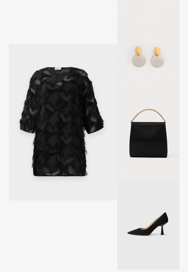 Blouse noire transparente avec des manches trois-quarts, motif texturé en zigzag avec franges, et un col en V, présentée sur un fond blanc.; Pompe à talons hauts en suède noir avec un bout pointu, dotée d'un talon bloc noir brillant et d'une doublure intérieure lisse.; Sac noir en tissu lisse, présentant une forme structurée, une poignée en chaîne dorée et un design géométrique minimaliste.; Boucles d'oreilles en métal doré et argenté avec une base en disque rond et une pièce supérieure ovale, texture lisse et finition polie.