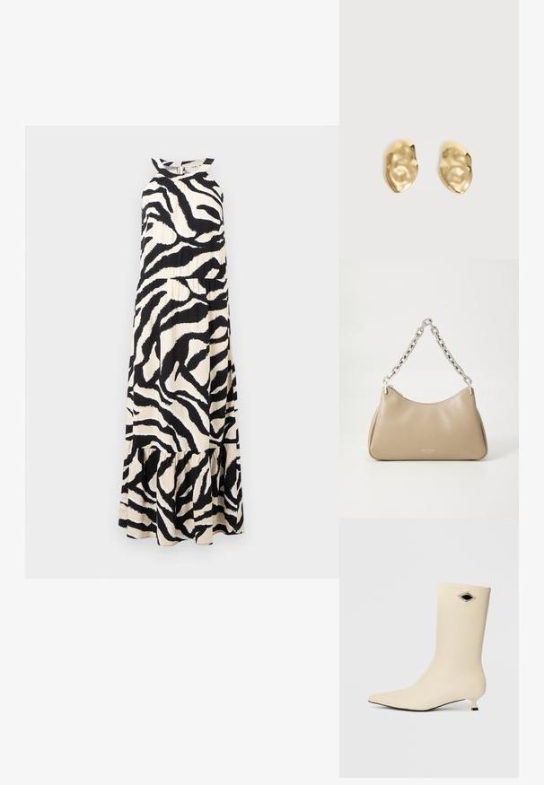 Lange halternek jurk van lichtgewicht stof met een zwart en crèmekleurig zebra-strip patroon en een tiered rucheszoom.; Crème kleurige enkellaars van glad materiaal, met een spitse neus, kitten heel en zwart diamantvormig accent.; Beige leren handtas met een gebogen vorm en zilveren kettinghandgreep, met subtiele stiksels en een logo in kleine letters op de voorkant.; Een paar glanzende, onregelmatig gevormde gouden metalen oorbellen met een gekreukeld, glad oppervlak op een effen lichte achtergrond.