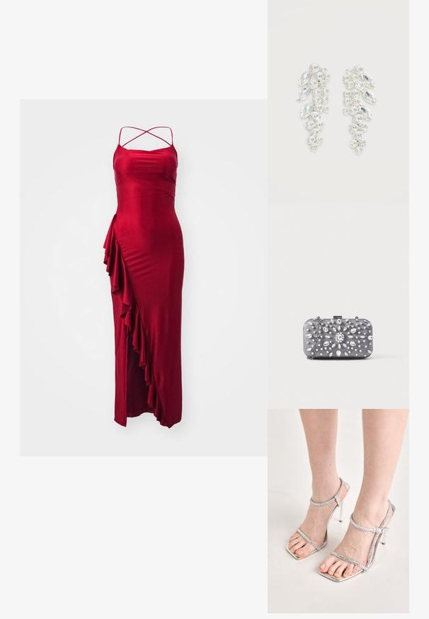 Rotes Satin-Maxikleid mit verstellbaren, über Kreuz laufenden Trägern, seitlichem Rüschendetail und taillierter Silhouette. Glatte Textur, elegantes Design.; Füße, die silberne High-Heelsandalen mit dünnen Riemen und quadratischen Zehen tragen, stehen auf einer hellen Oberfläche.; Kleine rechteckige dunkelgraue Clutch, verziert mit klaren Strasssteinen in einem strahlenförmigen Muster und einem silbernen Kettenriemen.; Paar silberfarbene Ohrringe mit gruppierten klar facettierten Kristallen in runden und Marquise-Formen auf weißem Hintergrund.