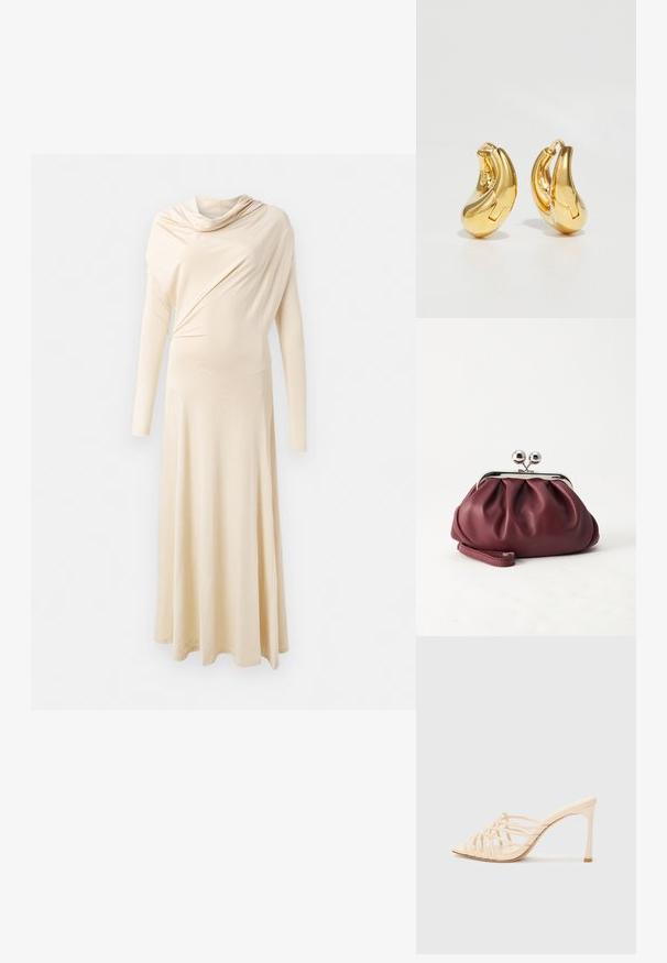 Langærmet, beige kjole lavet af blødt, draperet stof. Har en cowl-halsudskæring og en flydende silhuet, der strækker sig ned til gulvet.; Beige højhælede mules med et stribet design. Har en firkantet tå, en glat tekstur og en slank hæl med en gylden accent ved bunden.; Lille bordeauxlæder clutch-pung med sølv metal lukning og håndledsrem på hvid baggrund.; Guldringeøreringe med en glat, buet form og poleret overflade. Udstyret med en lukkeanordning og lette fordybninger for detaljer.