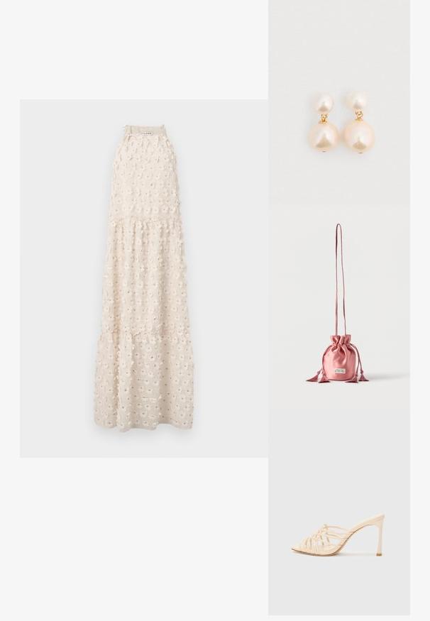 Robe maxi beige clair avec broderie florale, col licou, couches à volants et finition texturée. Dotée de liens réglables au cou.; Mules à talons hauts beiges avec un design à lanières. Présentent un bout carré, une texture lisse et un talon élancé avec un accent doré à la base.; Petit sac en satin rose avec cordon de serrage, longue sangle et détails à pampilles, debout sur un fond blanc uni.; Boucles d'oreilles en perles présentant deux perles texturées de couleur blanc cassé, de tailles graduées, reliées par un élément en métal doré. Finition lisse et brillante.