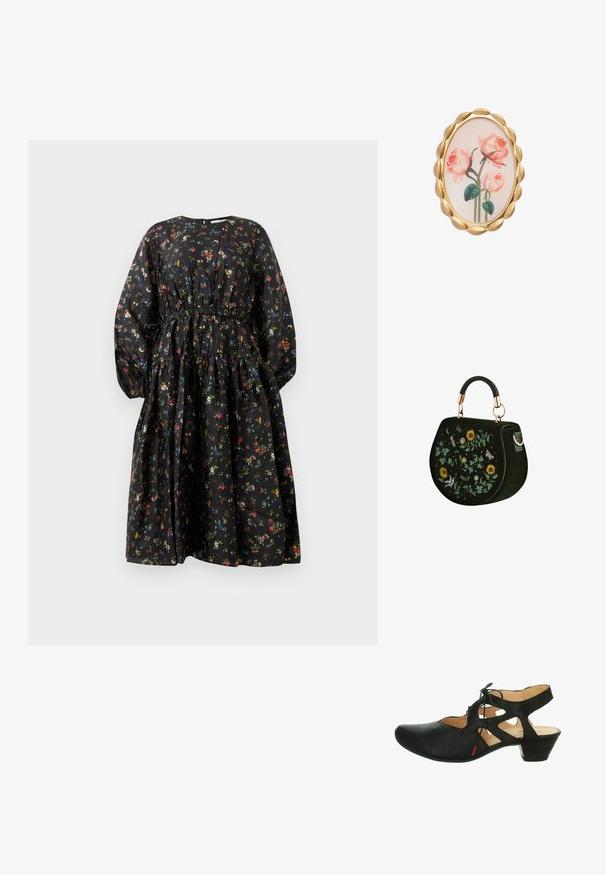 Schwarzes Blumenmusterkleid mit langen Ärmeln, geraffter Taille und gestuftem Rock. Es zeichnet sich durch ein buntes Blumenmuster und eine glatte Stoffstruktur aus.; Schwarze Ledersandale mit geschlossenem Zehenbereich und Cut-out-Muster, ausgestattet mit einem kleinen Absatz und schnürbaren Vorderteil. Roter Akzent in der Nähe der Sohle.; Dunkelgrüne Handtasche mit runder Form, Obenhenkel und bestickten Sonnenblumen-, Blatt-, Libellen-, Schmetterlings- und Vogeldesigns.; Ovales Broschen mit einem goldfarbenen gewellten Rand, der ein Blumenmuster von pinken Rosen auf hellem Hintergrund zeigt. Glatte Textur und detaillierte Grafiken.