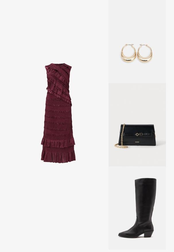Burgunderfarbenes ärmelloses Kleid mit gestuften Rüschen und geraffter Textur, das einen taillierten Oberteil und einen ausgestellten Saum hat.; Schwarzer Lederstiefel bis zur Wade mit spitzer Spitze und niedrigem schrägem Absatz vor einfachem hellem Hintergrund.; Schwarze Ledertasche mit goldfarbener Kettenriemen, rechteckiger Form, geprägten Akzenten auf der Klappe und Logo in Gold auf der Vorderseite.; Goldfarbene Creolen mit einer Halbmondform, polierter Oberfläche und Scharnierverschluss. Die glatte Textur und der reflektierende Finish verbessern die Sichtbarkeit.