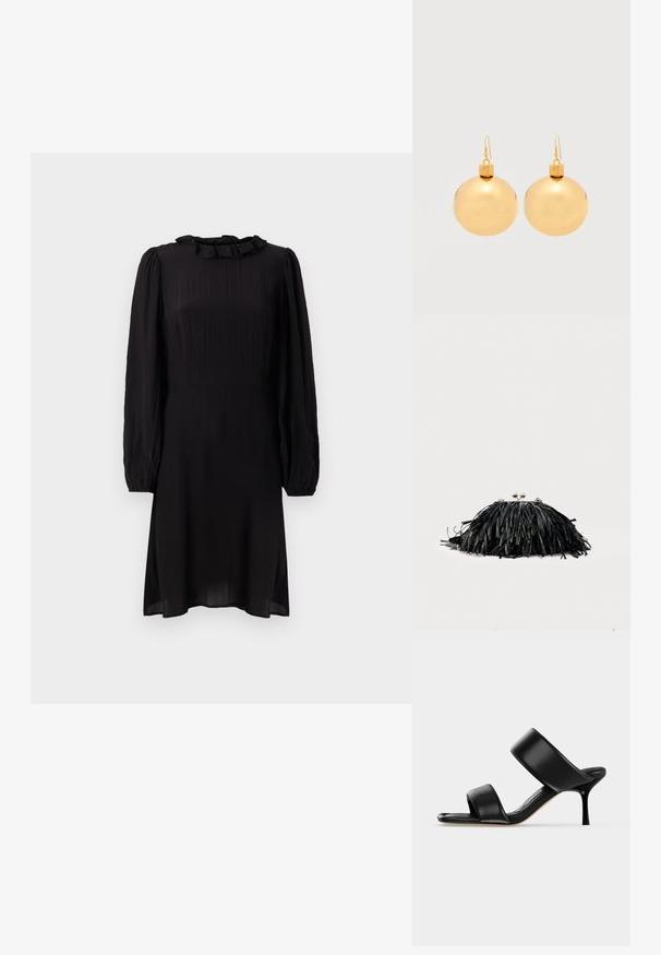 Zwart midi-jurk van lichte stof, met een ruches kraag en lange pofmouwen met elastische manchetten. Geweven oppervlak met een lichte glans.; Zwarte leren mule sandaal met twee brede banden en een slanke, middelhoog stilettohak op een effen lichte achtergrond.; Zwarte clutch met franjes, zilveren sluiting en kettingbandje op een effen lichte achtergrond.; Een paar glanzende gouden kerstbal-oorbellen met haaksluitingen op een effen witte achtergrond.