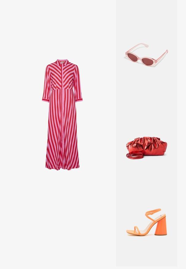Lange button-up jurk met afwisselend rode en roze diagonale strepen. Gemaakt van lichtgewicht materiaal met driekwart mouwen.; Simmi London BLOOM - Sandalen met hoge hak - apricot; Roze transparante zonnebril met ovale lenzen, donkerrode tint en slanke pootjes, met een gladde afwerking en subtiele details op het frame.; Rode metalen handtas met een gegatherde, pluchen uitstraling. Heeft een lange, dunne schouderband en een gladde, glanzende textuur.