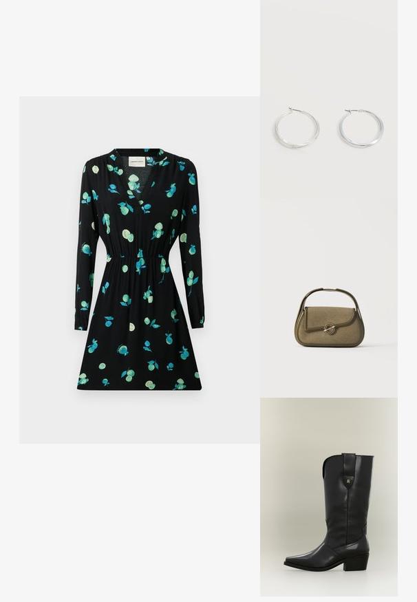 Zwarte jurk met lange mouwen, een V-hals, een gathered taille en een bloemenpatroon in groen en turquoise. Gemaakt van lichtgewicht stof.; Hoge zwarte leren cowboylaars met spitse neus, stevige hak en treklus met een klein gouden logo.; Kleine olijfgroene handtas met afgeronde hoeken, een bovenhandvat en een klep met een sluiting die vastzit met een ronde metalen sluiting.; Zilverkleurige metalen creolen oorbellen met een glad, licht gebogen oppervlak en sluitingen met haaksluiting op een effen witte achtergrond.