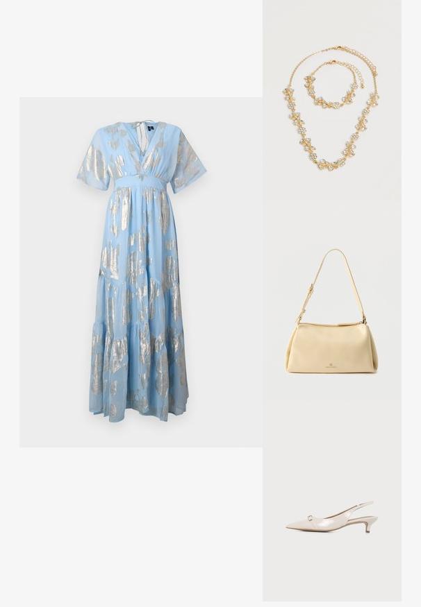 Lichtblauwe maxi-jurk met zilveren abstracte patronen, korte pofmouwen, V-hals en gelaagde rok. Zachte stof met een vloeiende uitstraling.; Anna Field Wide Fit Klassieke pumps - beige; Beige rechthoekige schoudertas met verstelbare riem en ritssluiting, met een klein "Anna Field" logo middenvoor.; Goudkleurige ketting- en armbandsset met heldere kristallen bloemen- en bladontwerpen, beide met verstelbare kettingsluitingen op een witte achtergrond.