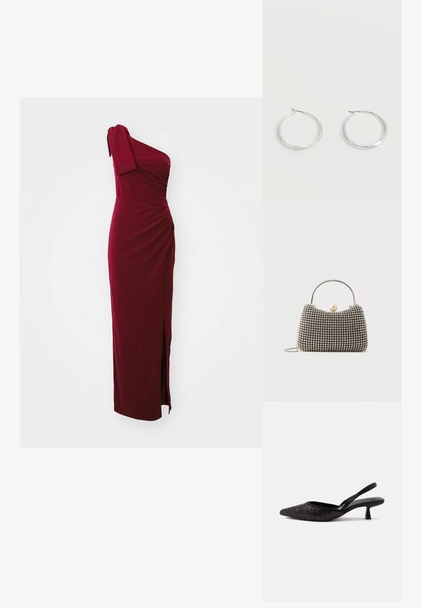 Ein ärmelloses burgunderfarbenes Kleid, tailliert mit Drapierungen, mit seitlichem Schlitz und weicher Textur. Kurzes Sleeve mit Knotenakzent. Lange Länge.; Schwarzer glitzernder Slingback-Schuh mit spitzer Spitze und niedrigem kitten-Absatz auf weißem Hintergrund.; Kleine Handtasche mit silbernem Gittermuster, gebogenem Griff, großem Perlenverschluss und einem dünnen silbernen Kettenriemen auf schlichtem Hintergrund.; Silberne Metallcreolen mit glatter, leicht gebogener Oberfläche und Klappverschluss vor schlicht weißem Hintergrund.
