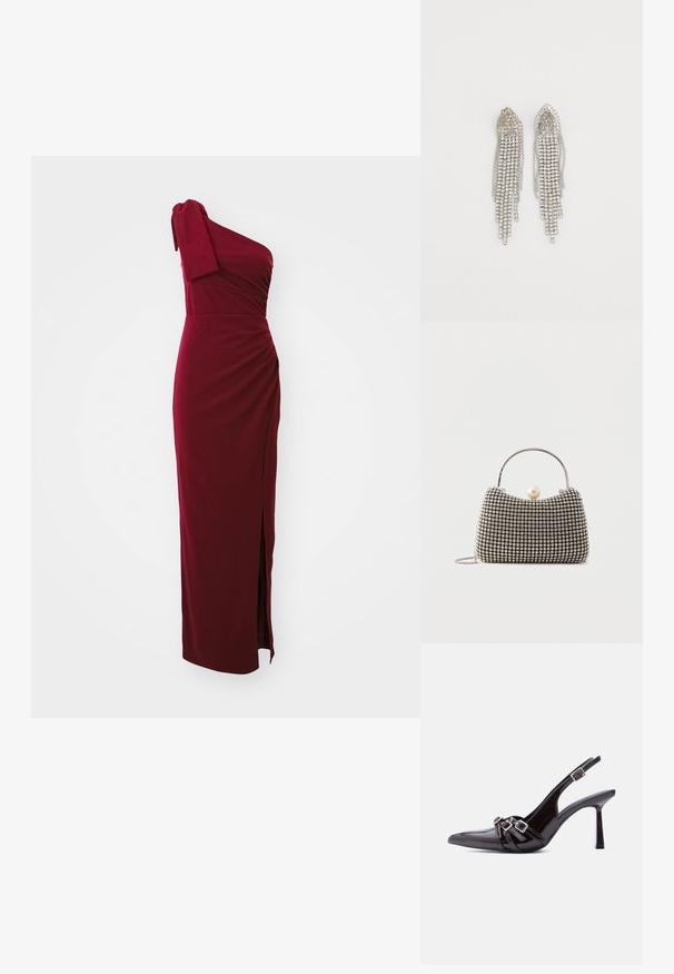 Bordeauxfarvet en-skulderkjole, tætsiddende bodice med drapering, sideslidsdetalje og blød tekstur. Kort ærme med knudeaccent. Lang længde.; Sort slingback højhælet sko i laklæder med spids tå og tre dekorative spænder over vristen.; Lille håndtaske med sølv gittermønster, buet håndtag, stor perle lukning og en tynd sølvkæde strop på en ensfarvet baggrund.; Sølvøreringe med et kaskade-design, der har flere rækker af glitrende rhinsten, spidse toppe og delikate kædeaccentueringer.