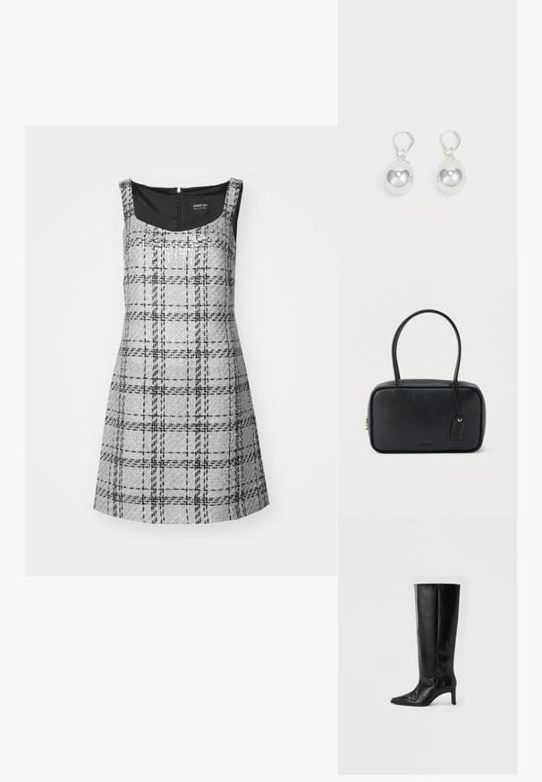 Robe à carreaux gris avec un décolleté carré, sans manches et fermeture éclair au dos. Elle présente un tissu texturé avec des accents noirs.; Bottes noires montantes en cuir lisse, avec un bout pointu et un talon fin, une tige ajustée et un design minimaliste.; Sac à main rectangulaire noir avec doubles poignées arrondies, fermeture éclair dorée et logo "HUGO" embossé sur le devant avec une étiquette en cuir attachée.; Boucles d'oreilles en argent en forme de goutte avec des surfaces lisses, rondes et réfléchissantes, suspendues à des fermoirs à ressort. L'arrière-plan est blanc uni.