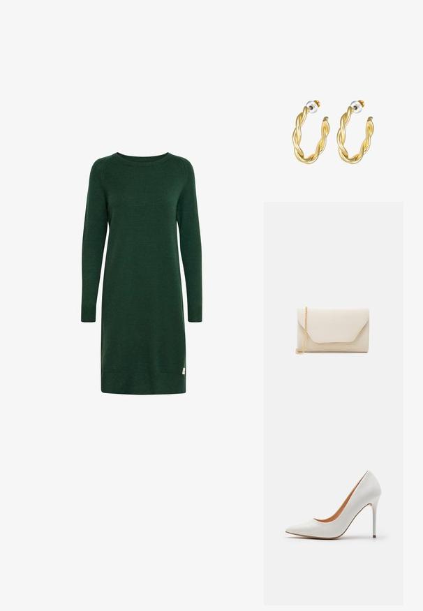 Vestido verde de punto con mangas largas, escote redondo y puños acanalados. Presenta una pequeña etiqueta con el logo cerca del dobladillo.; Zapato de tacón alto de charol blanco con punta afilada y tacón stiletto elegante, que presenta una textura suave y un interior beige.; Bolso de mano beige con textura suave, correa de cadena dorada y una solapa estilo sobre con un ribete dorado en contraste.; Pendientes de aro retorcidos en oro con una superficie lisa, que cuentan con un respaldo transparente y herrajes en tono dorado.