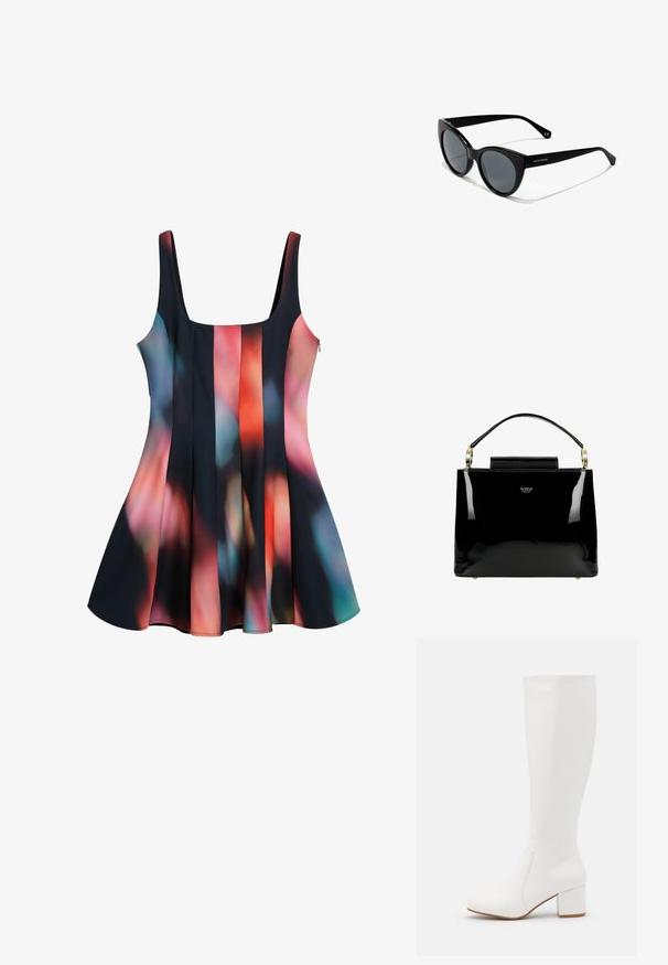 Schwarzes Kleid mit buntem abstraktem Muster in den Farbtönen Rot, Blau und Pink. Ausgestellter Saum, runder Ausschnitt und verstellbare Träger.; Weiße kniehohe Stiefel mit einer glatten, glänzenden Oberfläche. Quadratischer Blockabsatz und dezente Nahtdetails an der Seite.; Sonnenbrille im Cat-Eye-Stil mit schwarzen Kunststoffrahmen, grauen getönten Gläsern und glatter Oberfläche. Mit Logo am linken Bügel und gebogenen Schenkeln.; Schwarze Handtasche aus Lackleder mit strukturiertem Design, ausgestattet mit einem oberen Griff, goldenen Hardware-Akzenten und einer kleinen Frontklappe.