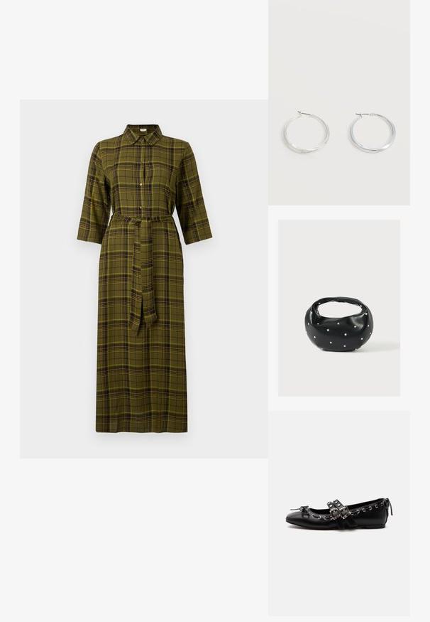 Groene geruite midi-jurk met een kraaghalslijn, driekwartmouwen, een strikceintuur en knoopdetails langs de voorkant.; Zwarte platte balletschoen met dubbele gespsluitingen, zilveren oogjes en een klein strikje nabij de afgeronde neus op een witte achtergrond.; Zwarte leren handtas met een afgeronde vorm, versierd met zilveren studs, en een korte handgreep. Gladde textuur en ritsluiting.; Zilverkleurige metalen creolen oorbellen met een glad, licht gebogen oppervlak en sluitingen met haaksluiting op een effen witte achtergrond.