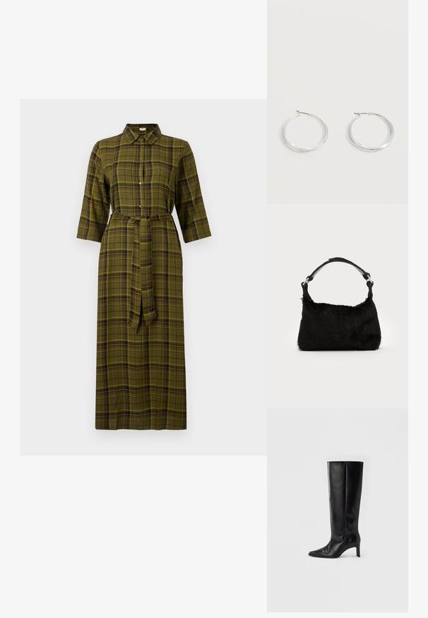 Grünes karierter Midikleid mit kragenähnlichem Ausschnitt, Drei-Viertel-Ärmeln, einem Bindegürtel und Knopfdetails an der Vorderseite.; Schwarze kniehohe Stiefel aus glattem Leder, mit spitzer Zehenpartie und schlankem Absatz, ausgestattet mit einem anliegenden Schaft und minimalistischem Design.; Schwarze Kunstfell-Handtasche mit weicher Textur, runder Form und einem stabilen schwarzen Leder-Schulterriemen. Sichtbare silberne Hardware-Akzente.; Silberne Metallcreolen mit glatter, leicht gebogener Oberfläche und Klappverschluss vor schlicht weißem Hintergrund.