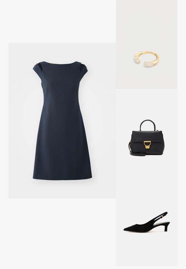 Marineblaue ärmellose Kleid mit Rundhalsausschnitt, figurbetontem Oberteil und weit ausgestelltem Rock. Glattes Gewebe mit dezentem Glanz und eleganter Silhouette.; Schwarzer Wildleder-Slingback-Pumps mit spitzer Spitze, 5 cm Kitten-Heel und goldener Schnalle am verstellbaren Fersenriemen.; Schwarze Lederhandtasche mit goldenen Beschlägen, strukturiertem Design, Oberhandgriff, abnehmbarem Schultergurt und einer Vorderklappe mit Schnappverschluss.; Offener goldener Ring mit zwei abgerundeten Enden, die jeweils mit kleinen weißen Edelsteinen besetzt sind, vor schlichtem hellgrauem Hintergrund.