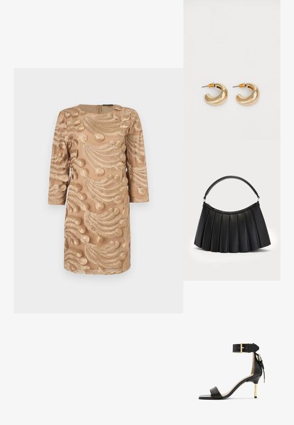 Beige jurk met driekwart mouwen, voorzien van ingewikkelde gouden borduursels in een spiraalvormig bladerenpatroon. Rits aan de achterkant, gladde textuur.; Zwarte leren sandalen met hak en vierkante neus, enkelband met een gouden gesp en een slanke metalen hak. Soepele textuur, minimalistisch ontwerp.; Zwarte geplooide handtas van synthetisch leer, met een gebogen handvat en bovenste ritssluiting. Gladde textuur met gestructureerd ontwerp.; Twee glanzende gouden hoepel oorbellen in een gebogen ontwerp, met oranje accenten bij de oorpost, tegen een eenvoudige witte achtergrond.