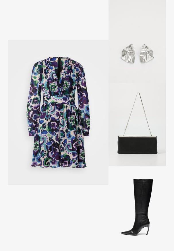 Robe colorée avec un décolleté en V, des manches longues et une taille ajustée. Motif floral violet, vert et bleu sur un fond clair.; Botte en cuir noir montante jusqu'au genou avec un bout pointu et un talon aiguille haut ; texture lisse et épurée avec de coutures subtiles et sans matériel visible.; Pochette en cuir noir avec une poignée en chaîne métallique argentée et une forme rectangulaire élégante. Texture mate et design minimaliste avec un accent métallique.; Boucles d'oreilles en métal argenté avec un design ondulé et sculptural, présentant une finition polie et des formes irrégulières, mettant en valeur une esthétique contemporaine.