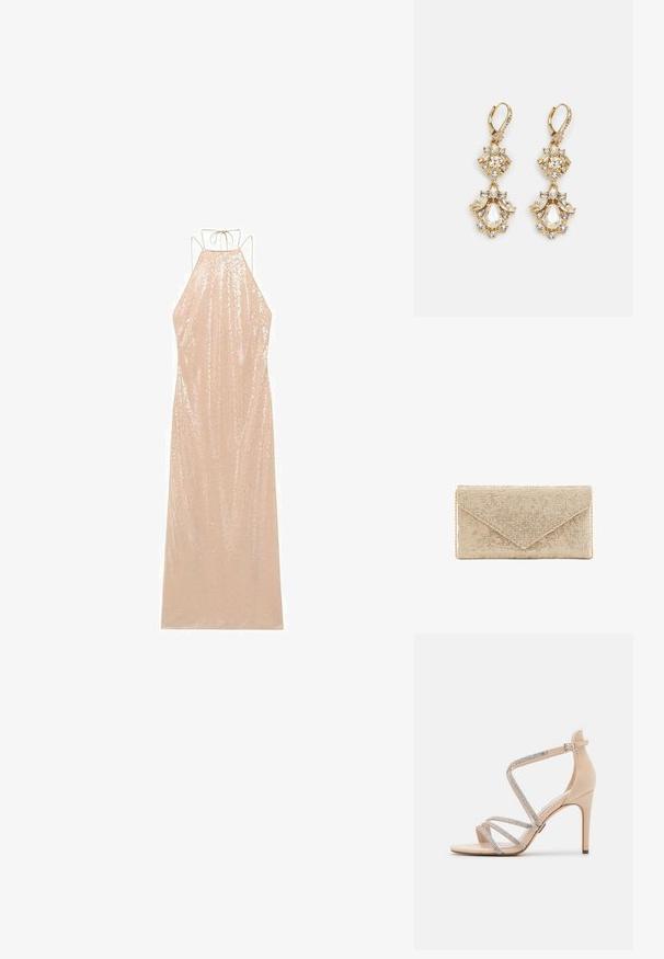 Vestido largo sin mangas en beige claro con cuello halter y lazo en la espalda. Cubierto de lentejuelas, con una silueta fluida y textura suave.; Sándal de tacón alto de ante beige con múltiples correas entrecruzadas adornadas con brillantes strass. Cierre de hebilla en el tobillo.; Clutch metálico dorado con un exterior de malla de cristales, diseño de sobre y una cadena dorada. Cuenta con una textura suave y una forma rectangular y elegante.; Pendientes colgantes en tono dorado con un diseño de racimo que incluye cristales claros en forma redonda y de lágrima, mostrando un detallado intrincado.