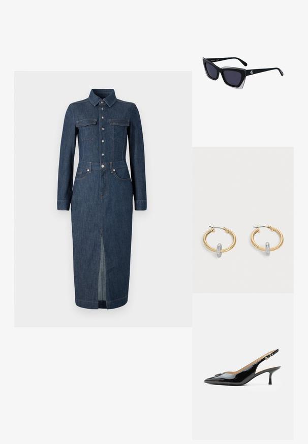 Jeanskleid mit langen Ärmeln, klassischem Kragen, Fronttaschen und Knopfverschluss. Dunkelblau mit einem zentralen Schlitz am Saum für mehr Bewegungsfreiheit.; Schwarzer Pumps mit Riemchen aus Lackleder, spitz zulaufender Zehenpartie, kleinem Kitten-Heel und silberner Schnalle auf weißem Hintergrund.; Schwarze übergroße Sonnenbrille mit geometrischer Form, ausgestattet mit dunklen Gläsern und einem kontrastierenden grauen Detail im Rahmen. Logo am Bügel.; Paar goldfarbene Creolen mit kleinem silberfarbenem Schlaufen-Detail an jeder, vor hellem grauem Hintergrund präsentiert.