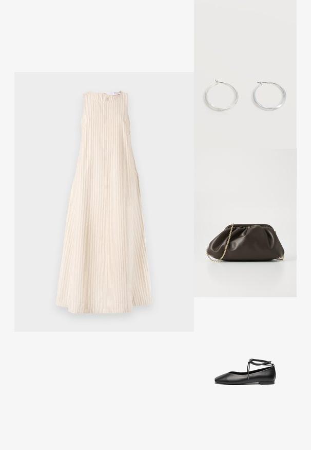 Beige mouwloze jurk met verticale ribbelstructuur, ronde halslijn en zijgathering. Midden-kuitlengte met een rechte silhouet.; Zwarte leren ballerina's met een spitse neus, platte hak en een wikkelbandje rond de enkel. Glad oppervlak, minimalistisch ontwerp.; Bruine leren handtas met een geaccentueerd ontwerp, gouden kettinghengsel en een zachte, textuurafwerking. Compacte vorm geschikt voor avondgebruik.; Zilverkleurige metalen creolen oorbellen met een glad, licht gebogen oppervlak en sluitingen met haaksluiting op een effen witte achtergrond.