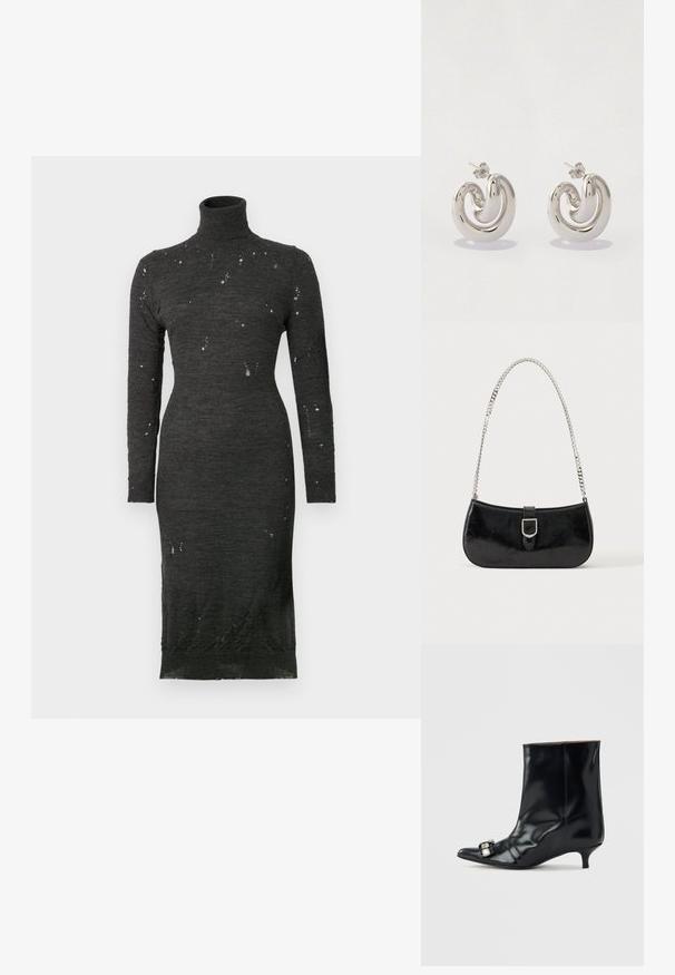 Langärmliges, Rollkragenkleid aus dunkelgrauem Wollmix mit zerknitterter Textur und kleinen hellen Flecken, enganliegende Silhouette, knielang.; Schwarzer Leder-Stiefelette mit spitzem Zehen, niedrigem Kitten-Heel und dekorativer silberner Schnalle seitlich nahe der Zehen.; Schwarze Schultertasche aus Lackleder mit silberner Schnalle und silbernem Kettenriemen, auf hellem einfarbigen Hintergrund präsentiert.; Silberne Metallearrings mit einem gewellten Design, die glatte Oberflächen und ein poliertes Finish aufweisen und mit einem Schmetterlingsverschluss gesichert sind.