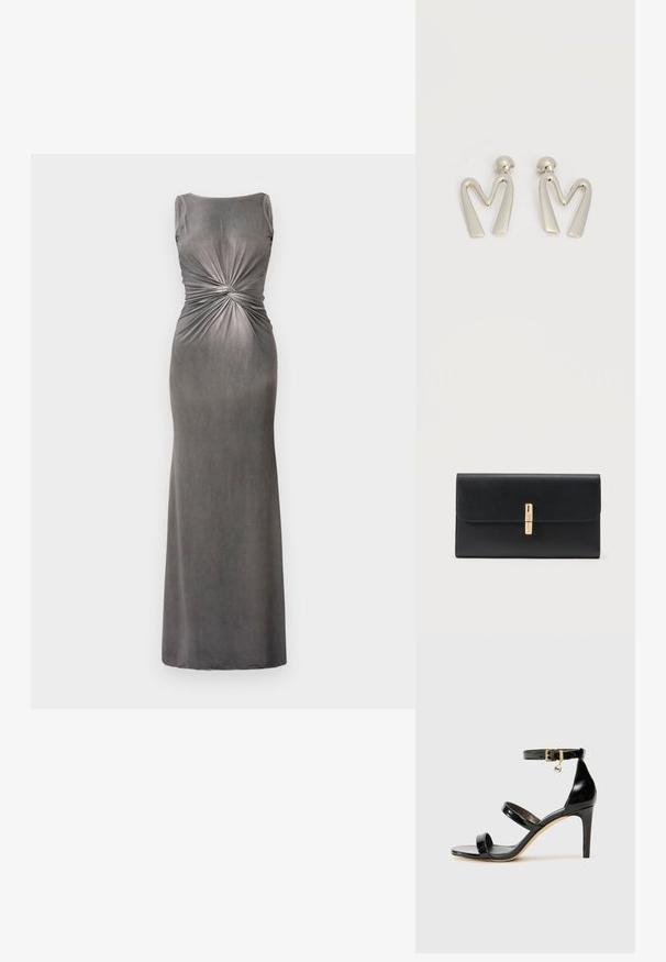 Robe maxi ajustée grise avec un décolleté en scoop et un détail torsadé à la taille. Fabriquée dans un tissu doux et lisse avec une texture légèrement brillante.; Sandale en cuir verni noir avec trois brides, boucle de cheville et talon aiguille de 10 cm. Présente un détail en métal doré et un charm logo.; Pochette en cuir noir texturé de forme rectangulaire avec une fermeture verticale dorée centrée sur le rabat avant.; Paire de boucles d'oreilles en métal argenté en forme de lettre M angulaire avec des tiges arrondies sur fond blanc.