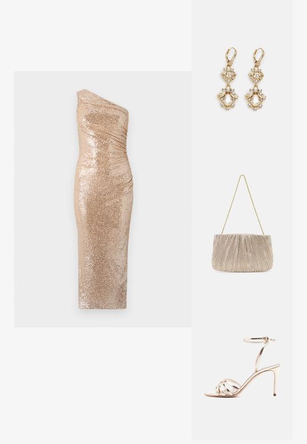 Bodycon kjole med en skulderdesign, lavet af glitrende stof i guld. Har en tætsiddende silhuet og glat tekstur.; Guldmetallic sandal med høje hæle, flere tynde stropper over tæerne og en ankelrem med spænde.; Plisseret metallic stof håndtaske med en gylden kædestrop, blød rektangulær form, lys beige farve, tekstureret overflade og samlede detaljer.; Guldtonede chandelierøreringe med en klynge-design, der har runde og tårnformede klare krystaller, der fremhæver detaljerne.