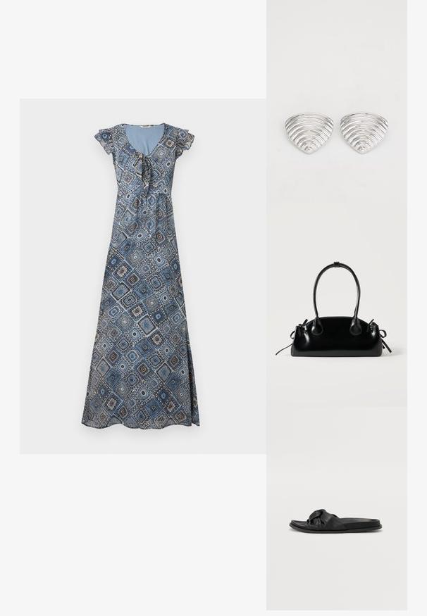 Robe longue avec motif géométrique bleu et marron, manches courtes volantées et encolure froncée avec détail noué.; Sandales à glissière noires avec tige en simili cuir nouée, semelle plate en caoutchouc et design élégant adapté à une tenue décontractée.; Petit sac à main noir brillant avec deux longues anses et des détails à cordon sur les côtés sur un fond clair uni.; Boucles d'oreilles en argent avec un design ondulé et texturé, en forme de croissants superposés ; la finition polie accentue les qualités réfléchissantes.