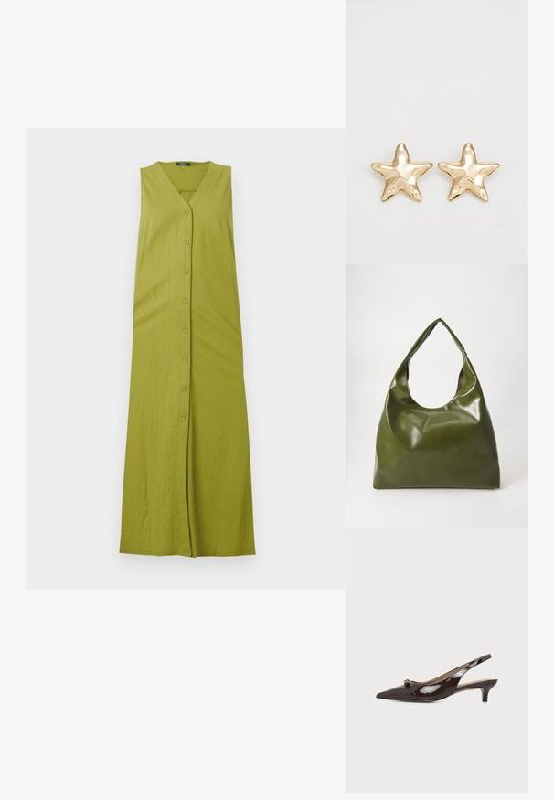 Groene mouwloze maxi-jurk met V-hals, voorzien van een knoopsluiting aan de voorkant en verticale ribbels. Gemaakt van een zachte, lichtgewicht stof.; Glanzende donkerbruine slingback met spitse neus, lage kittenhak en kleine decoratieve gesp op het voorriempje.; Groene leren hobotas met een slordig ontwerp, gebogen handvat en een gladde textuur. Bevat geen zichtbare hardware of accenten.; Gouden stervormige oorbellen met een gladde, glanzende afwerking en een driedimensionaal ontwerp, met vijf punten en een licht gebogen textuur.