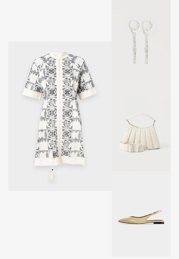 Robe à manches courtes, longueur genou, en tissu crème avec des motifs floraux et géométriques bleu marine, dotée d'une fermeture à boutons et de détails en franges.; Chaussure plate beige à bout pointu avec bride arrière, petit talon noir et finition en cuir lisse, vue de côté sur un fond uni.; Sac à main blanc plissé avec poignée courte et une large bandoulière amovible texturée avec boucle argentée.; Boucles d'oreilles pendantes en argent avec des cristaux clairs rectangulaires et ronds alignés verticalement, sécurisées par des fermoirs à levier.