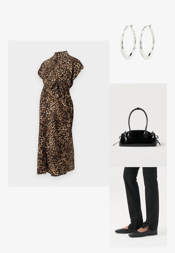 Maternitykleid mit Leoprint aus leichtem Stoff, mit kragenlosem Ausschnitt, kurzen Ärmeln, Taillenschnürung und durchgehender Knopfleiste.; Beine in schwarzen schmalen Hosen mit vorderen Schlitzen am Saum, kombiniert mit schwarzen flachen Mary-Jane-Schuhen mit kleinem Schnallenriemen.; Kleine schwarze glänzende Handtasche mit zwei langen Griffen und seitlichen Kordelzug-Details vor einfachem hellem Hintergrund.; Silberne Creolen mit einer glatten, glänzenden Oberfläche. Kreisform, ausgestattet mit einem sicheren Verschluss. Einfaches und elegantes Design.