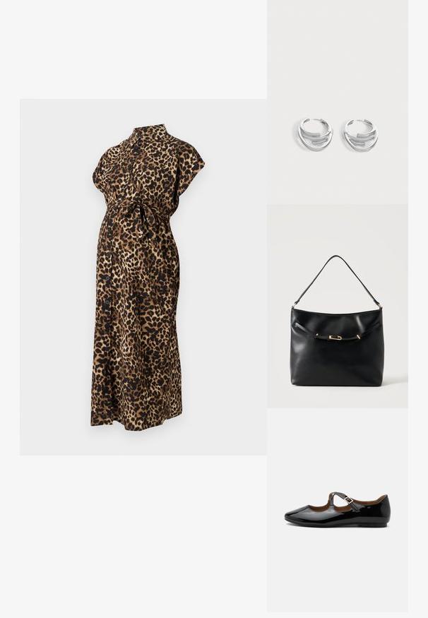 Maternitykleid mit Leoprint aus leichtem Stoff, mit kragenlosem Ausschnitt, kurzen Ärmeln, Taillenschnürung und durchgehender Knopfleiste.; Schwarzer Mary Jane flacher Schuh aus Lackleder mit zwei Ausstanzungen und einem goldfarbenen Schnallenriemen auf weißem Hintergrund.; Schwarze Leder-Schultertasche mit einem einzelnen Riemen und einer kleinen goldenen Schnalle vorne vor einem schlichten hellen Hintergrund.; Paar polierte silberne Creolen mit geschichtetem, gebogenem Stabdesign auf einem einfarbigen hellen Hintergrund.