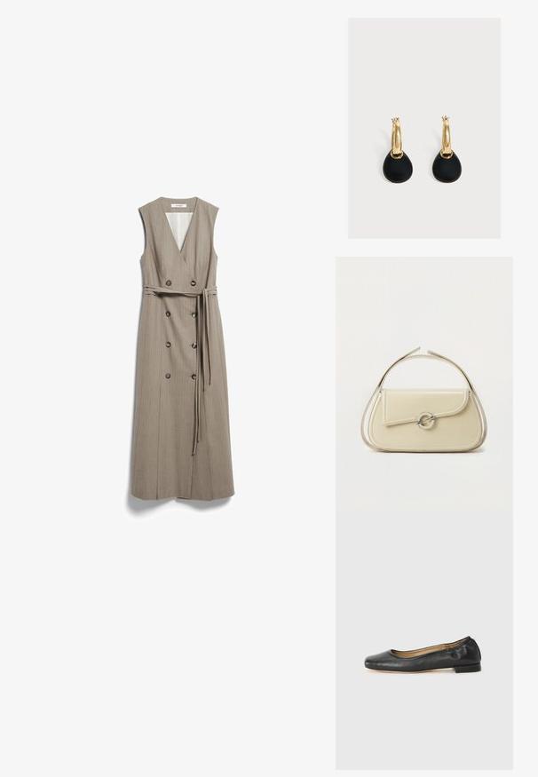 Robe midi beige sans manches avec col en V, boutons double boutonnage et ceinture assortie en tissu nouée à la taille.; Ballerines en cuir noir avec un bout arrondi et des coutures minimales. Talon bas et rectangulaire avec une texture lisse. Détails subtils de doublure intérieure.; Sac à main en cuir crème avec rabat incurvé, fermoir circulaire en argent et poignée courte sur le dessus, sur fond blanc uni.; Boucles d'oreilles créoles en or avec des pendentifs lisses, ronds et noirs en forme de goutte suspendus à chaque créole sur un fond blanc uni.