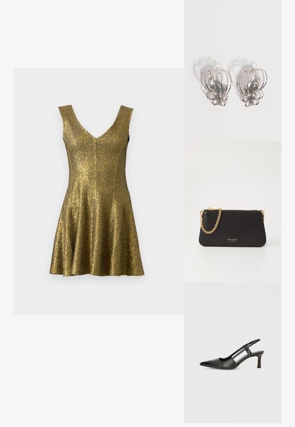 Goldenes Paillettenkleid mit V-Ausschnitt, tailliertem Oberteil und schwingendem Rock. Hergestellt aus strukturiertem Material mit glänzender Oberfläche. Ärmelloses Design.; Schwarzer Slingback-Schuh aus Leder mit spitz zulaufender Zehenpartie, versehen mit glänzendem Akzent auf der Vorderkappe und mittelhohem Absatz. Offenes Seitendesign.; Schwarze Leder-Clutch mit einer goldenen Kettenriemen. Verfügt über einen Reißverschluss und den eingeprägten Markennamen in Gold auf der Vorderseite. Glatte Textur, rechteckige Form.; Paar silberne Metallohrstecker mit offenem Drahtkäfig-Design und glatten zentralen ovalen Formen, die geschwungene Schatten auf einem weißen Hintergrund werfen.