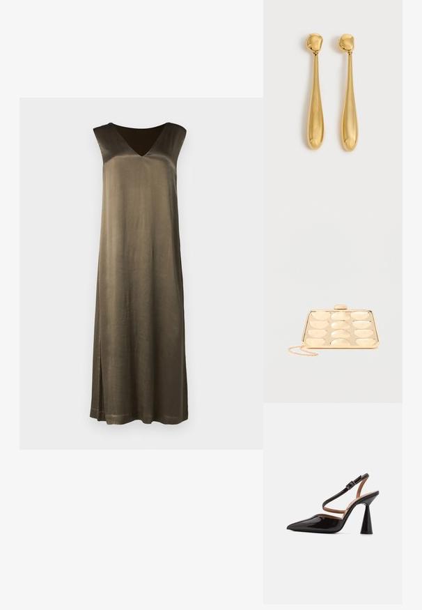 Robe sans manches longue, vert olive, avec un décolleté en V, texture lisse et fente sur le côté. Fabriquée en matériau semblable à de la soie. Silhouette simple et droite.; Chaussure slingback en cuir verni noir avec un bout pointu, un talon fermé et un large talon conique. Elle dispose d'une fine bride autour de la cheville avec un détail de boucle.; Sac pochette doré avec motif rectangulaire embossé arrondi et une petite chaîne en bandoulière sur un fond uni.; Paire de longues boucles d'oreilles dorées, lisses et brillantes, en forme de goutte avec des sommets arrondis et des formes de goutte effilées sur un fond clair.